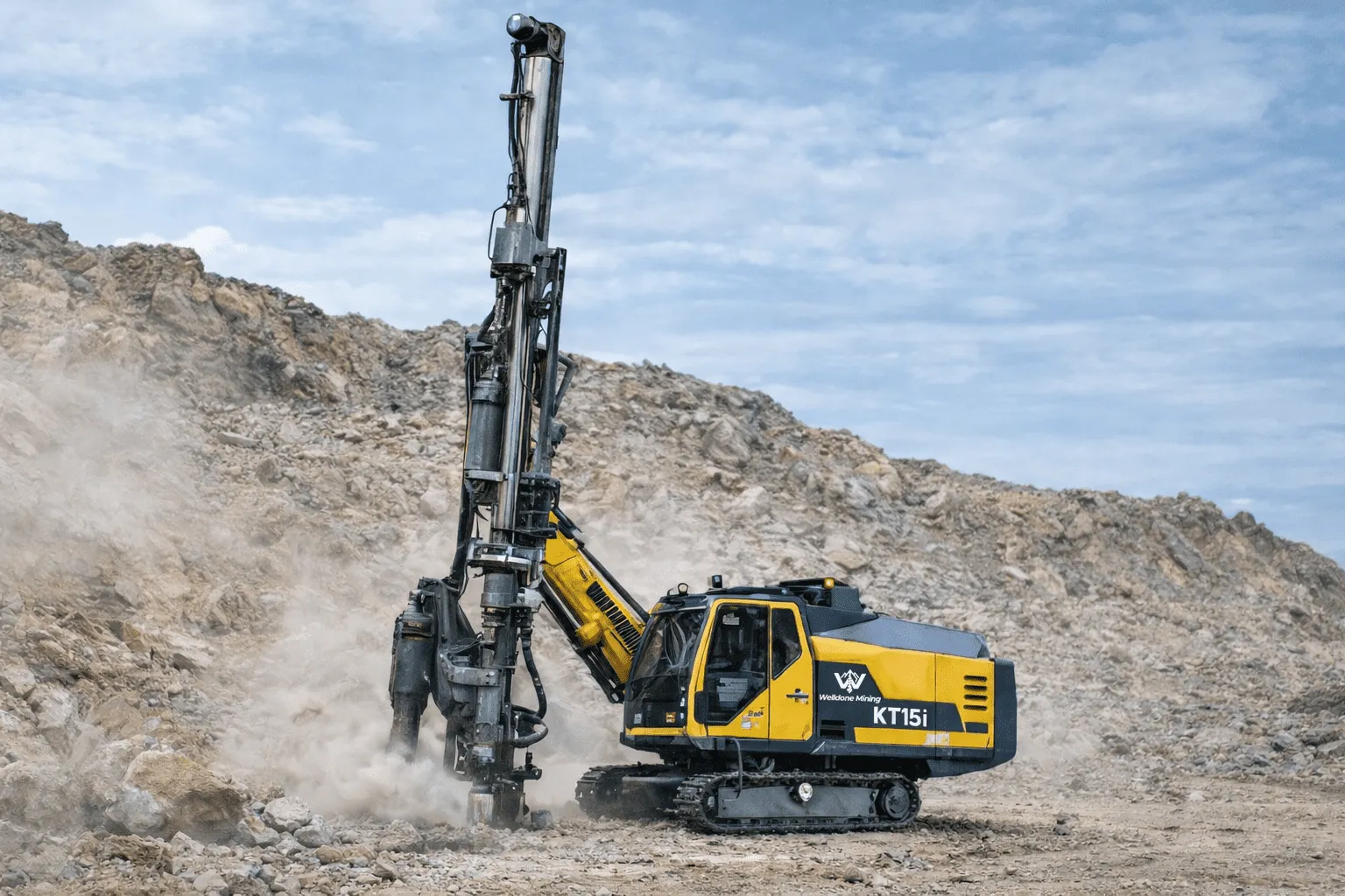 welldone-mining-hydraulic-drilling-rig-working-in-quarry.webp